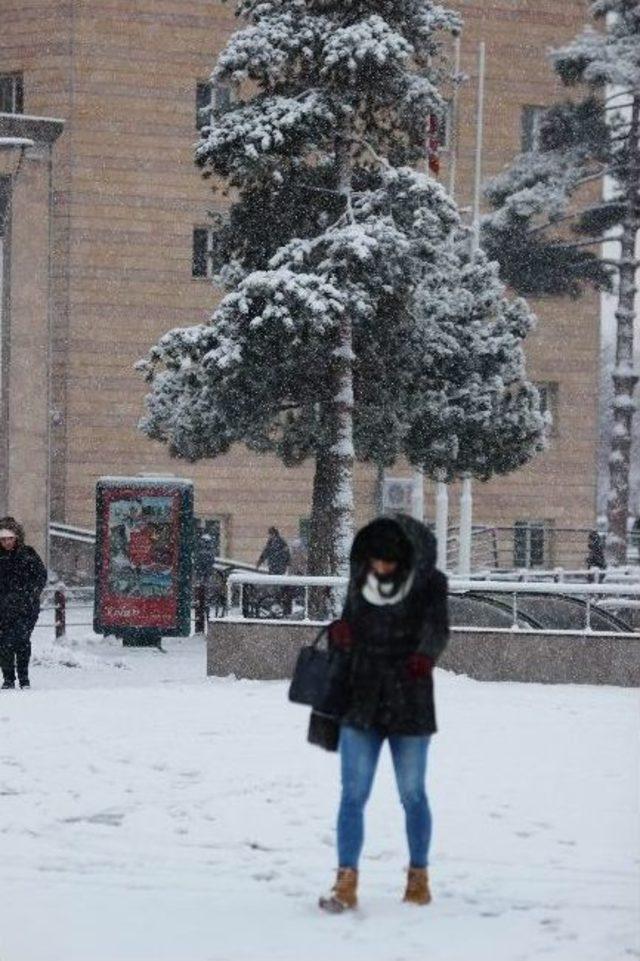 Kayseri’de Kar Yağışı Etkili Oldu