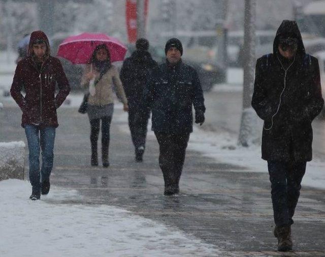 Kayseri’de Kar Yağışı Etkili Oldu