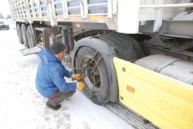 Tokat’ta Kar Yağışı Etkisini Göstermeye Başladı