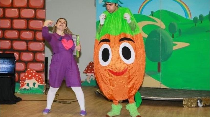 Bayraklı&rsquo;da Tiyatro Şenliği