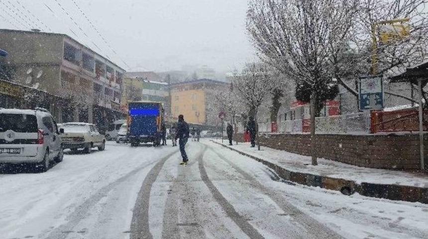 Kulp İl&ccedil;esi Beyaza B&uuml;r&uuml;nd&uuml;