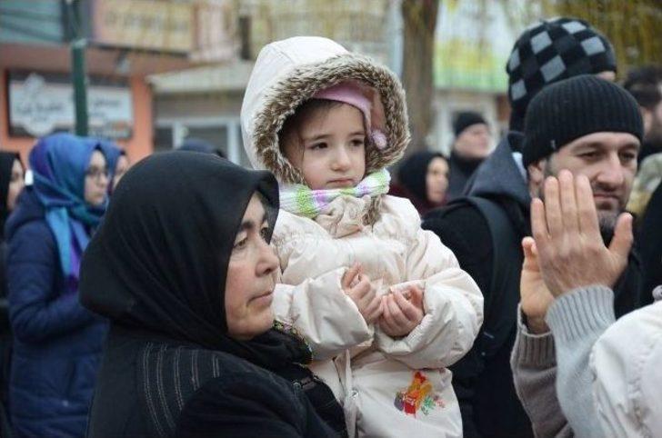 Umre Yolcuları Cumhuriyet Meydanı’ndan Uğurlandı G3