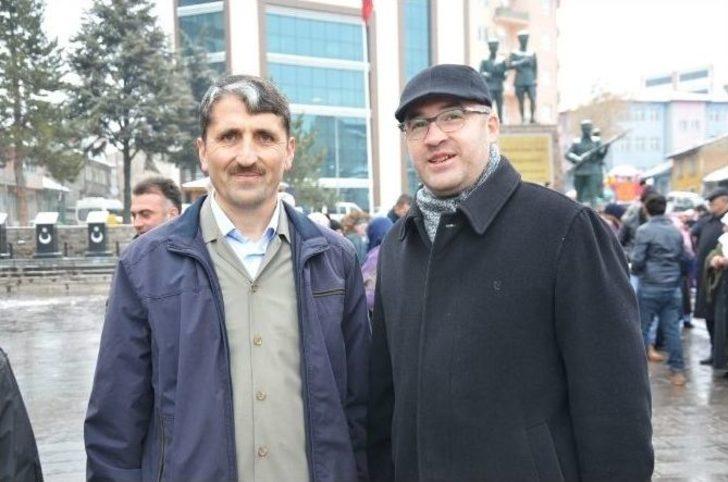 Umre Yolcuları Cumhuriyet Meydanı’ndan Uğurlandı G5