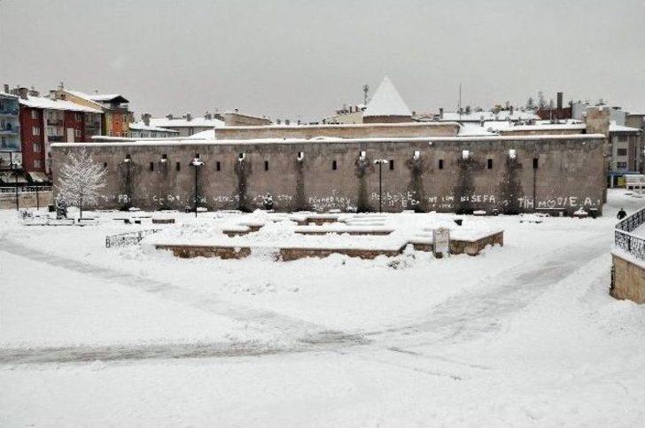 Sivas’ta 680 Köy Yolu Ulaşıma Kapandı G3