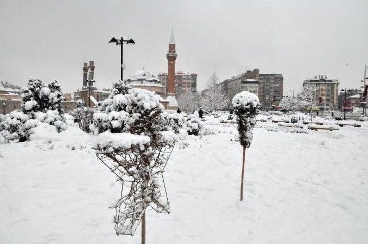 Sivas’ta 680 Köy Yolu Ulaşıma Kapandı G4