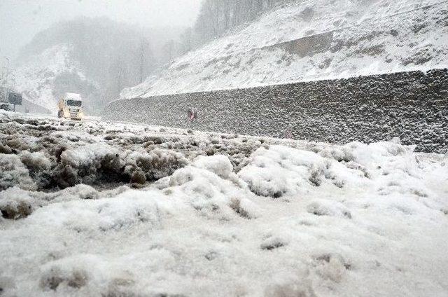 Zonguldak’ta Kar Yağışı Başladı