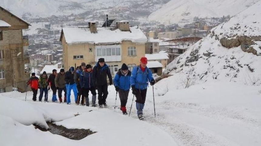 Dağcılardan Vatan Tepesi&rsquo;ne Zorlu Tırmanış