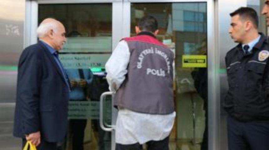 Bankada Tartıştığı Kişiyi Tabancayla Vurup Ka&ccedil;an Ş&uuml;pheli Yakalandı