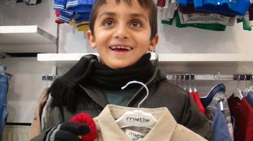 Vanlı Çocuklar Yetim-der İle Sevindi