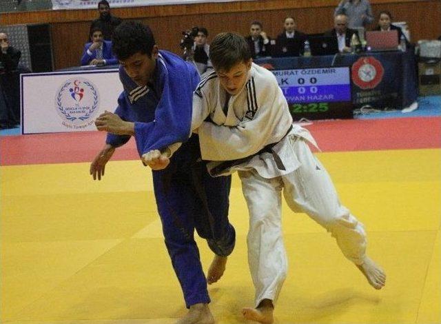 Judo Ümitler Türkiye Şampiyonası Ordu’da Başladı