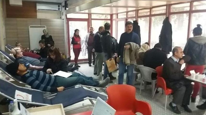 Besni&rsquo;de Kan Bağışına Yoğun İlgi