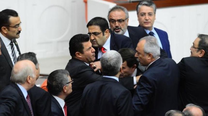 TBMM'de yumruklu 'Kürdistan' kavgası