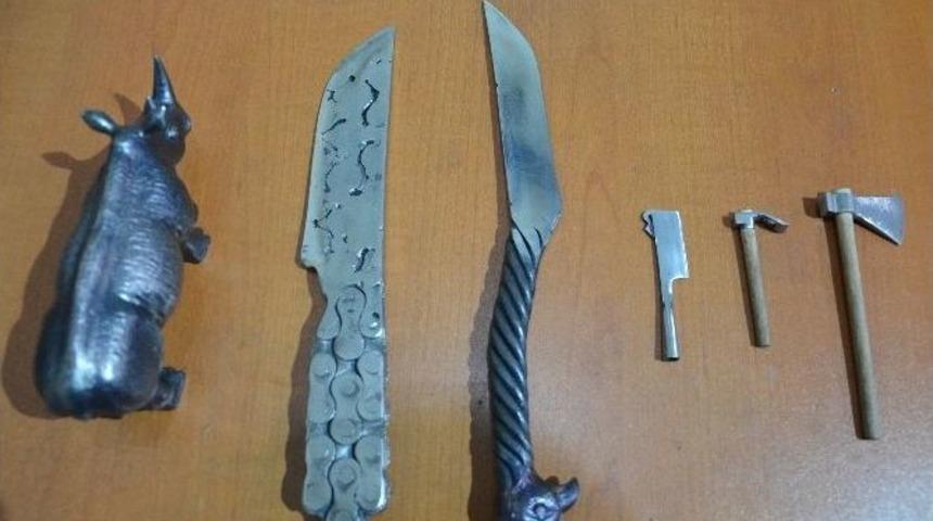 Demirci Ustasından Minyat&uuml;r Savunma Silahları