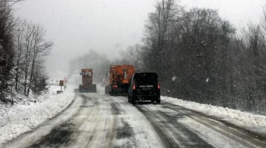 Bartın'da Kar Yağışı Ulaşımı Aksattı