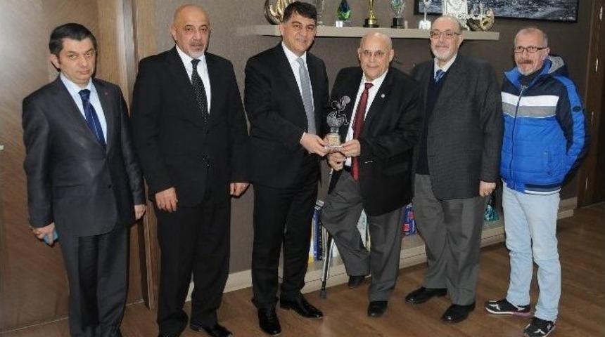 Fadıloğlu, Başkan Kalenderi Konuk Etti