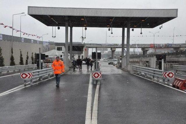 Bakan Işık, Çayırova-tem Otoyolu Köprülü Kavşak Açılışına Katıldı