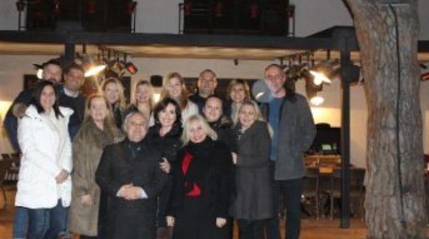 27 Yıl Sonra Sosyal Medya Sayesinde Buluştular