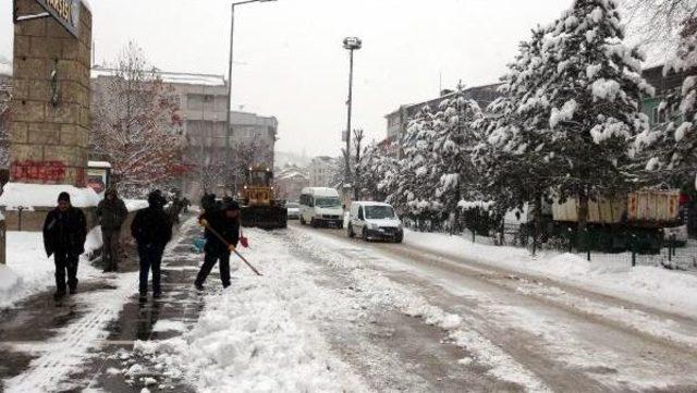 Tunceli'de 300 Köy Yolu Kardan Kapandı