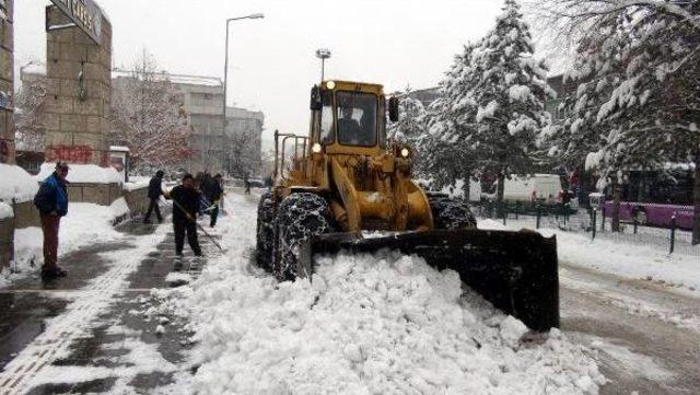 Tunceli'de 300 Köy Yolu Kardan Kapandı