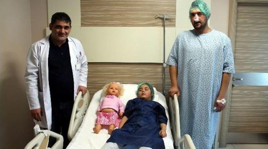 Baba Kız Birlikte Ameliyat Oldu