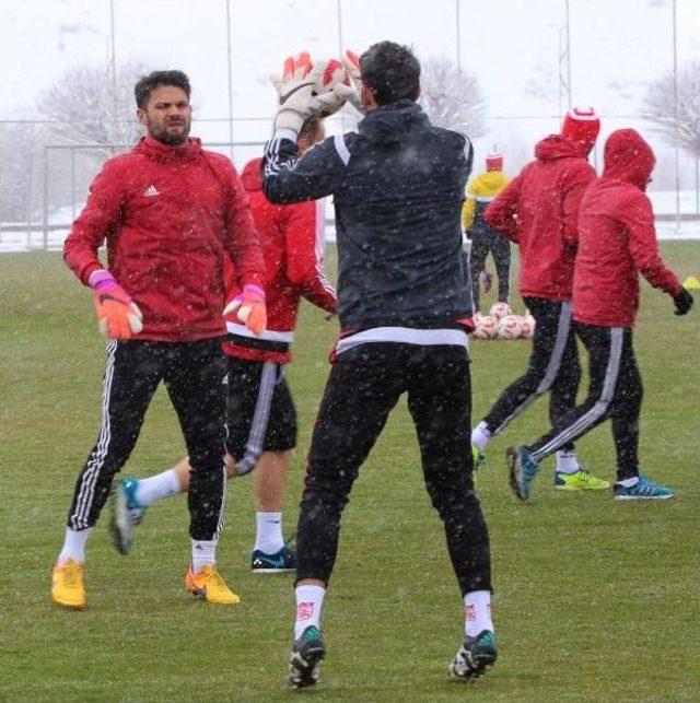 Sivasspor Teknik Direktörü Bakkal: Hedefimiz Tüm Maçları Kazanmak