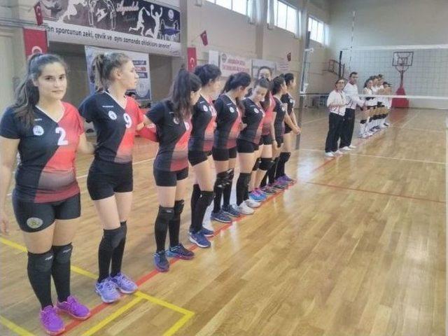 Voleybolda Balıkesir’in En Başarılı Takımları Ayal Ve Zübeyde Hanım Oldu