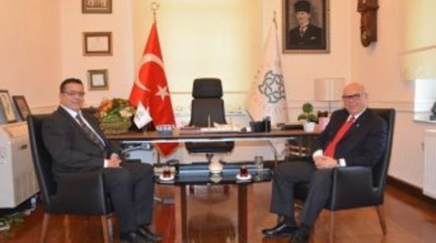 Sunucu Dr. B&uuml;lent Eryılmaz S&uuml;leymanpaşa Belediyesinin Konuğu Oldu