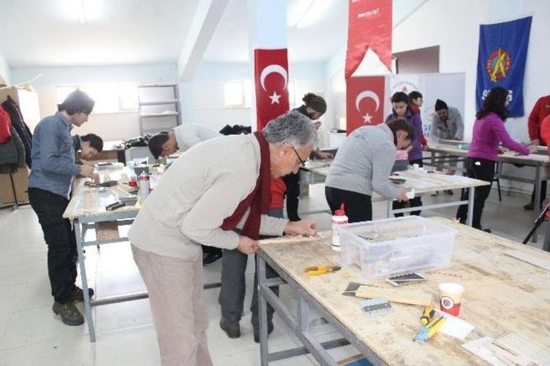 Model U&ccedil;ak Yapımı Ve Serbest U&ccedil;uş Eğitimi İ&ccedil;in Eskişehir&rsquo;e Geldiler