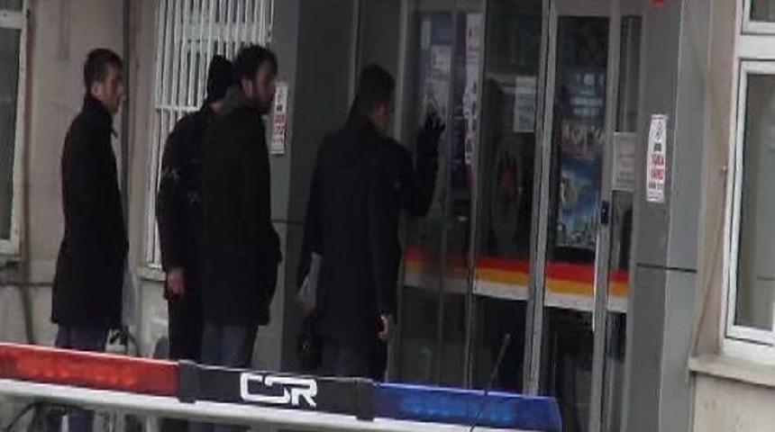 Hastanede Silahlı Kişi Paniği