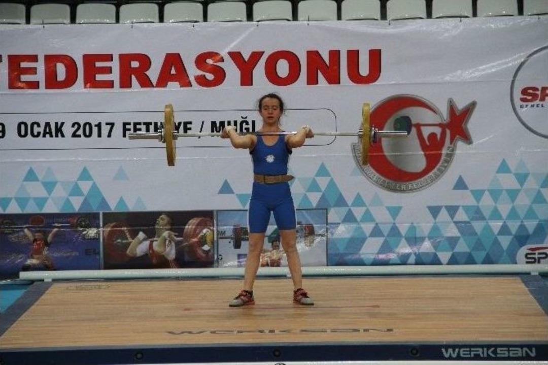 Halterciler Fethiye&rsquo;de Yarışıyor