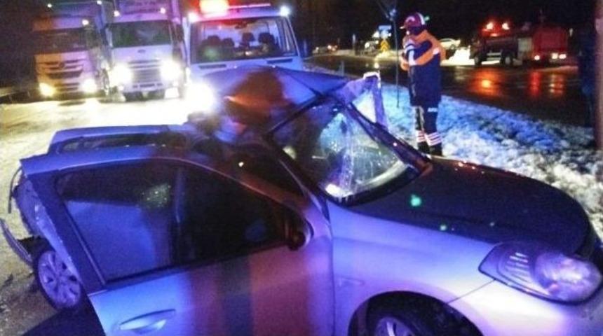 Afyonkarahisar&rsquo;da Trafik Kazası: 1 &Ouml;l&uuml;, 2 Yaralı