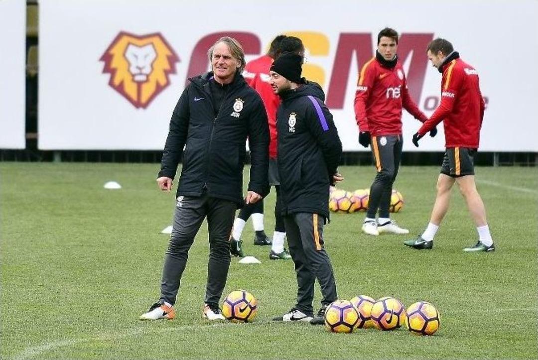 Galatasaray Hazırlıklarını S&uuml;rd&uuml;r&uuml;yor