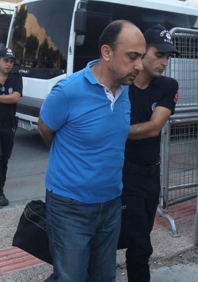 Mersin’De Fetö Sorgusuna ‘Glock’ Tabancasıyla Katılan Eski Polis Abdulvahit Araştırılacak