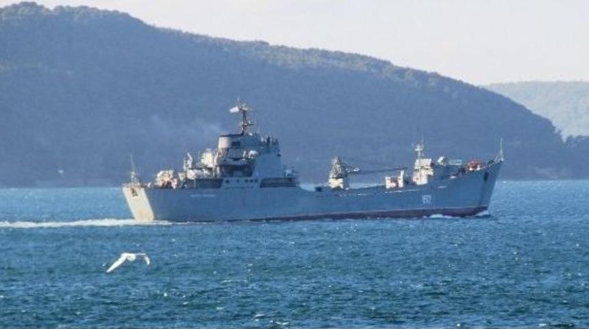 Rus Asker&icirc; Gemisi &Ccedil;anakkale Boğazı&rsquo;ndan Ge&ccedil;ti