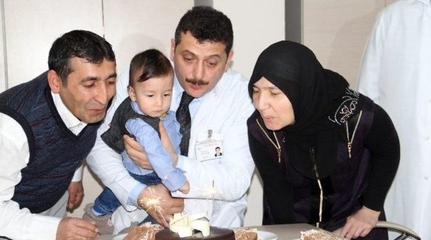 T&uuml;p Bebek &Ccedil;ınar İ&ccedil;in S&uuml;rpriz Doğum G&uuml;n&uuml;