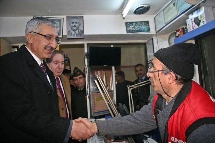 Vali Kılıç Sungurlu’da İncelemelerde Bulundu G3