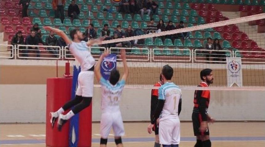 Haliliye Voleybol Takımı Diyarbakır&rsquo;dan 3 Puanla D&ouml;nd&uuml;