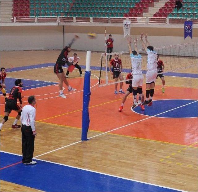 Haliliye Voleybol Takımı Diyarbakır’dan 3 Puanla Döndü