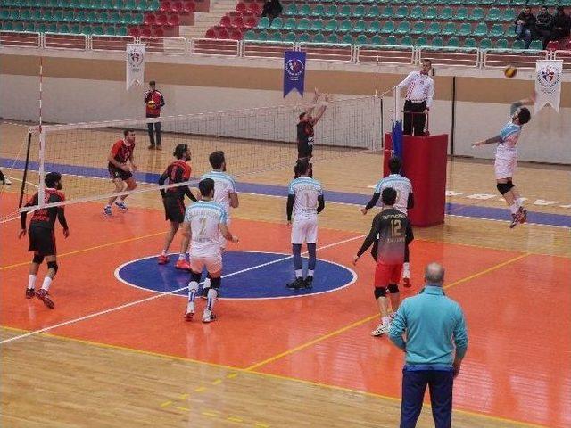 Haliliye Voleybol Takımı Diyarbakır’dan 3 Puanla Döndü