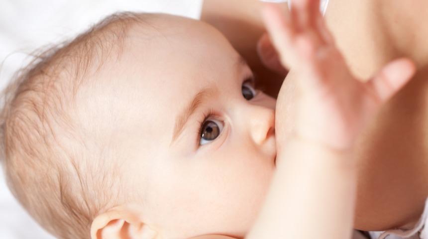 6 Ay Emzirme Hastalık Riskini &Ouml;nl&uuml;yor