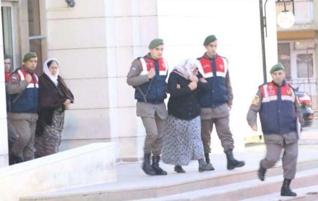 Ege'de, Çok Sayıda Hırsızlık Olayına Karışan 3 Kadın Tutuklandı