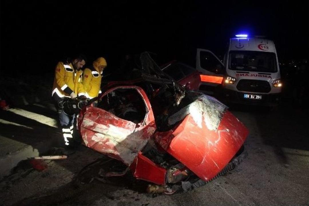 Tekirdağ&rsquo;da İş&ccedil;i Servisi İle Otomobil &Ccedil;arpıştı: 1 &Ouml;l&uuml;, 1 Yaralı