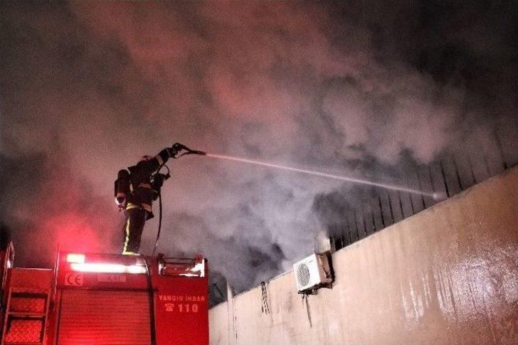 Bursa’da Perde Fabrikası Alev Alev Yandı G3