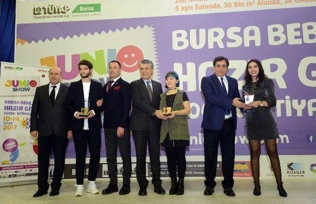 İstanbul Aydın Üniversitesi Öğrencisine Tasarım Ödülü