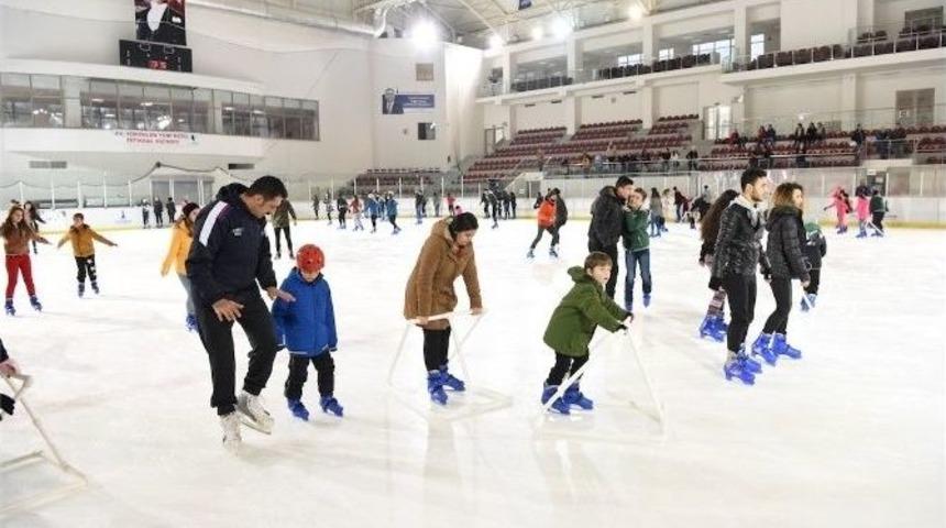 Tatilde Buz Pateni Keyfi