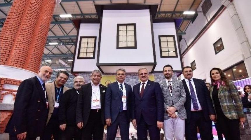 Muratpaşa, Turizm Fuarına &rsquo;kalei&ccedil;i&rsquo; İle Katıldı
