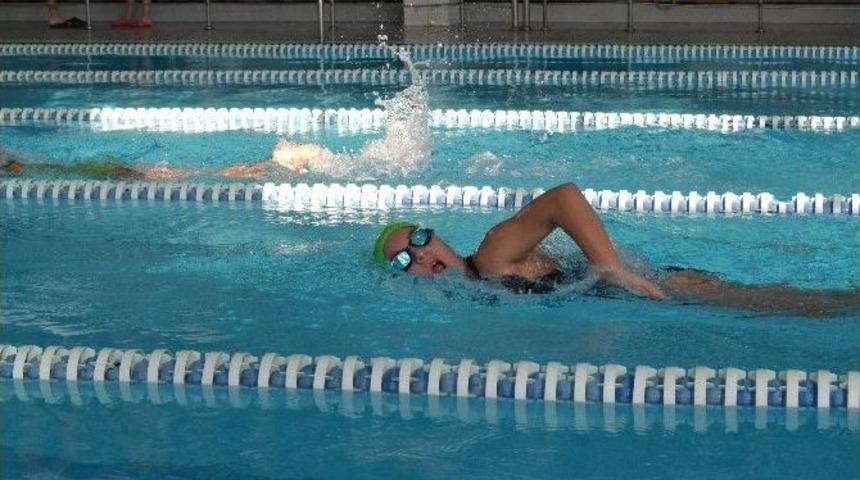 Anadolu Yıldızlar Ligi Y&uuml;zme Yarışları Tamamlandı