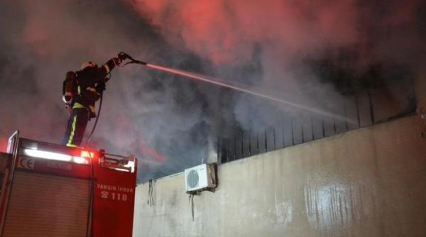 Bursa'da Tekstil Fabrikası Yangında Kül Oldu