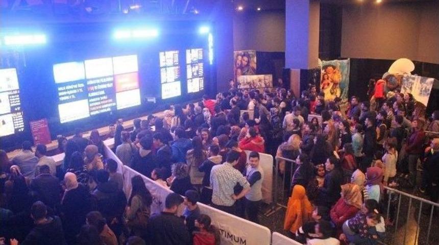 S&ouml;mestirde Film Keyfi Devam Ediyor