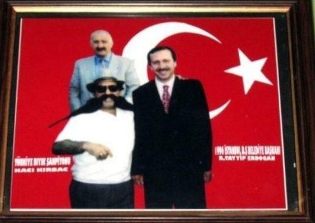 Türkiye Bıyık Şampiyonundan Yeni Anayasaya ‘evet’